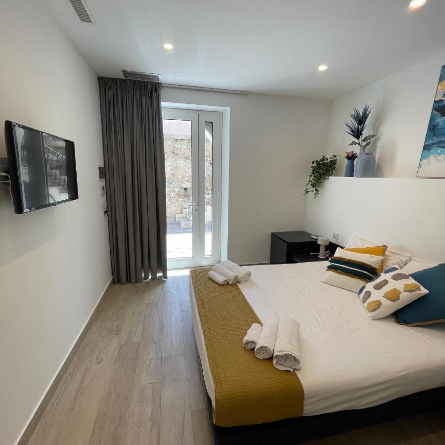 Namuri Luxury Rooms Таормина Экстерьер фото